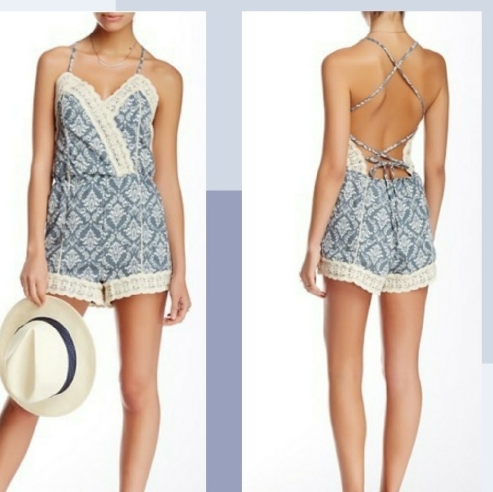 𝅺ROMEO + Juliet Couture Crochet Trim Open Back Romper NWT